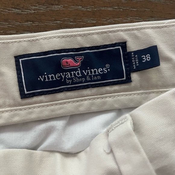 Vineyard Vines Classic Cream Flat Front Shorts 6 inch inseam 38 W - Picture 4 of 4